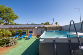 Blue House in Villa Con Piscina